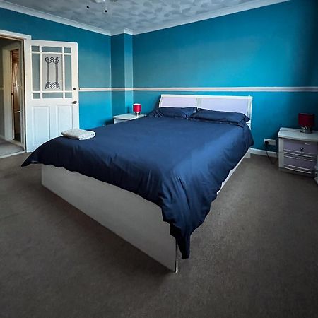 Spacious Retreat - Remote Worker & Family Friendly Portsmouth Exterior foto
